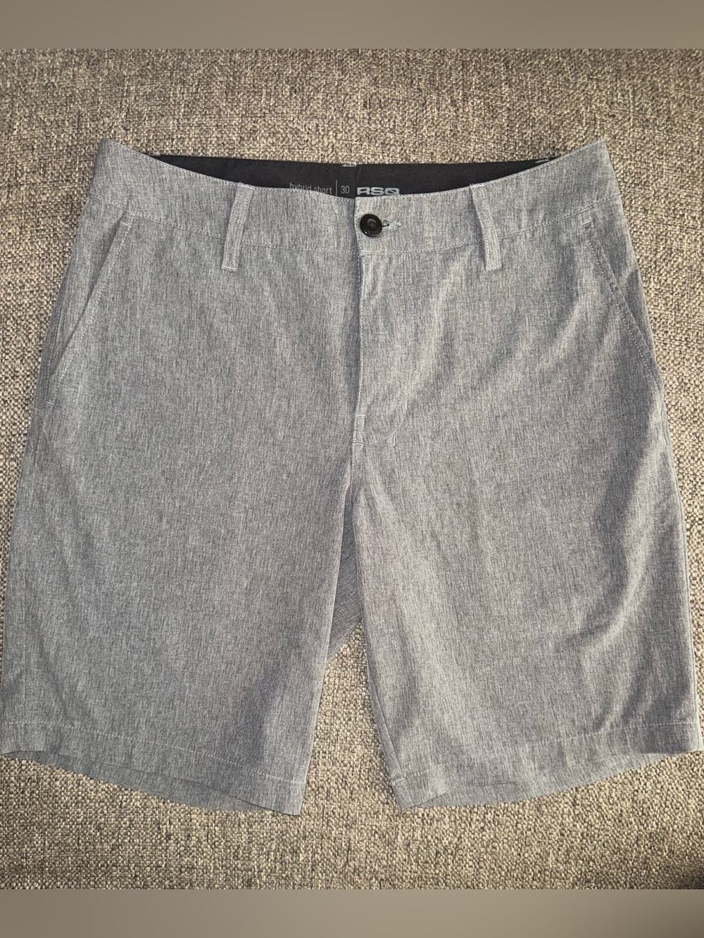 Preowned RSQ Men’s Gray Chambray Casual Hybrid Shorts 9.5 inch inseam size 30
